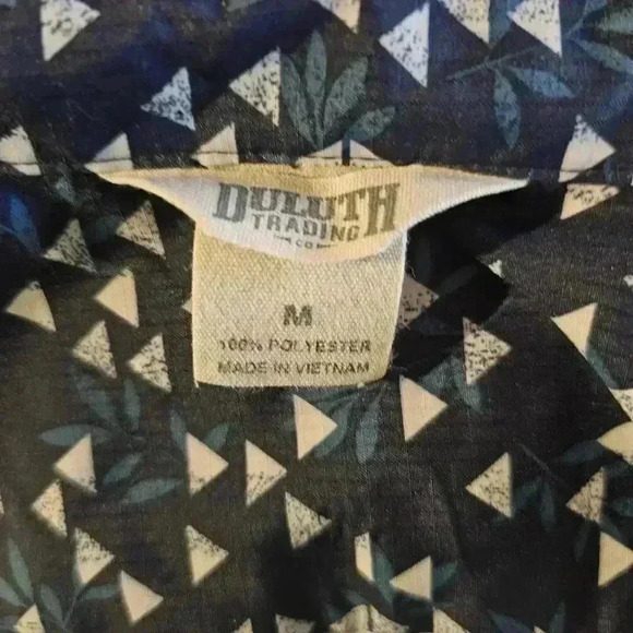 Duluth Trading Co. Short Sleeve Shirt - Geometric Print - Picture 4 of 6